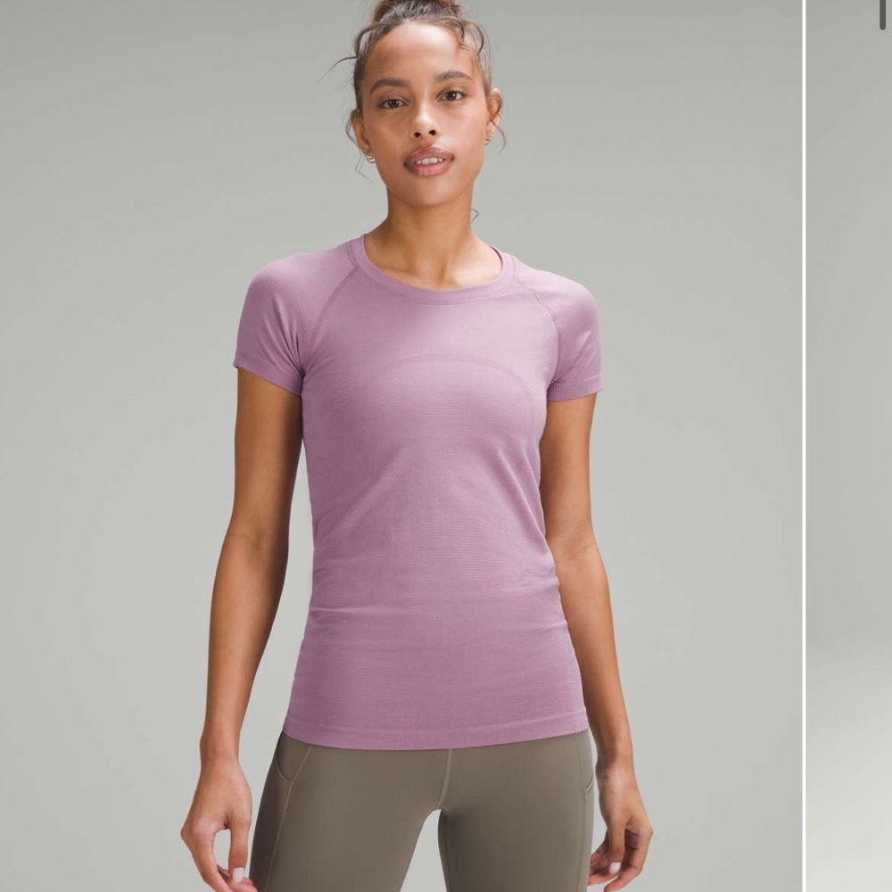 Lululemon Swiftly Tech Short sleeve Velvet Dust size 6.
